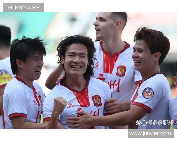 阿莱足球：探索足球世界的激情与梦想，点燃年轻人的运动热情